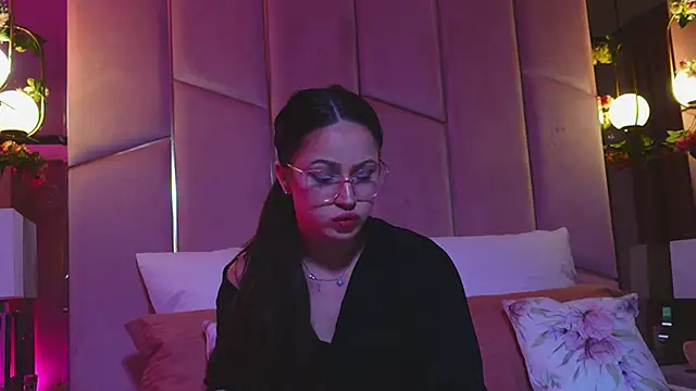 LucyLextonX online show from March 17, 8:02 pm