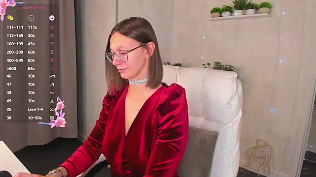Snapshot of Elina_Gravess chatting on October 3, 1:00 am Elina Gravess online show from October 3, 1:00 am