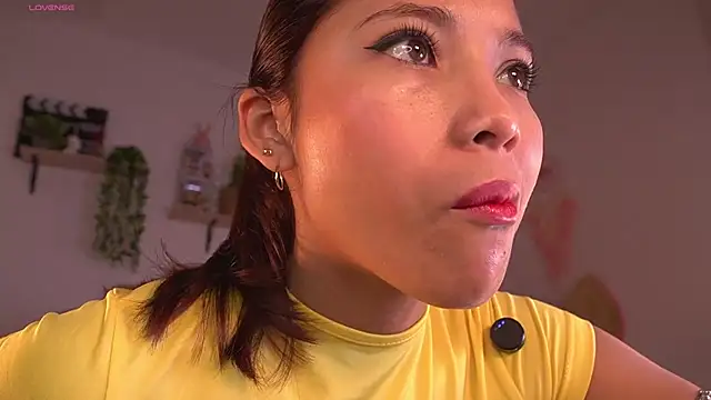 Snapshot of violeth____ chatting on September 14, 11:30 am violeth     online show from September 14, 11:30 am