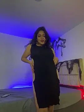 Snapshot of EmilyNoir1 chatting on October 24, 1:45 am EmilyNoir1 online show from October 24, 1:45 am