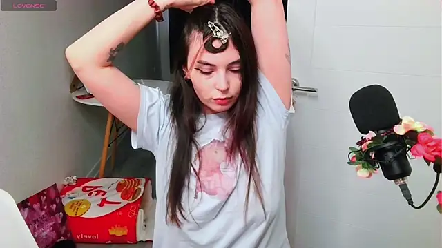 peachyness online show from June 13, 5:32 pm
