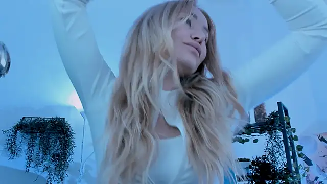 AstraMonroe online show from April 22, 10:34 am