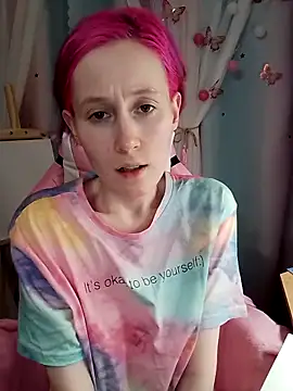 Snapshot of Fuzzy_Unicorn chatting on September 8, 7:02 pm Fuzzy Unicorn online show from September 8, 7:02 pm