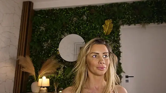 angel wow  online show from February 5, 5:21 am