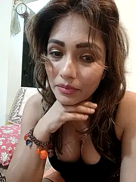 zoyarathore online show from November 11, 7:00 pm