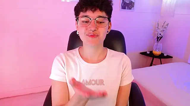 jeroharper online show from October 25, 2:14 pm