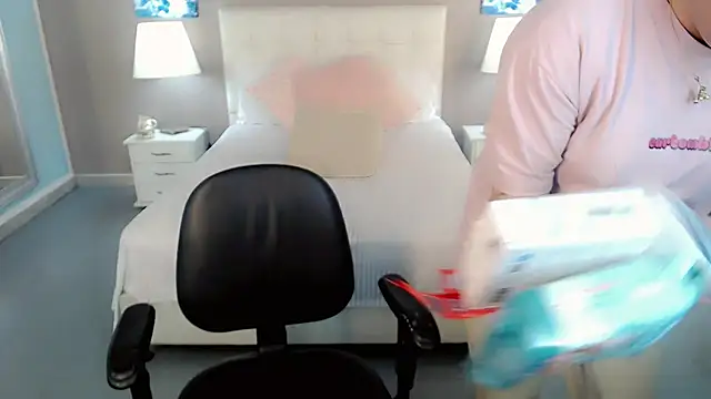 maddissonivanova online show from December 22, 2:26 am