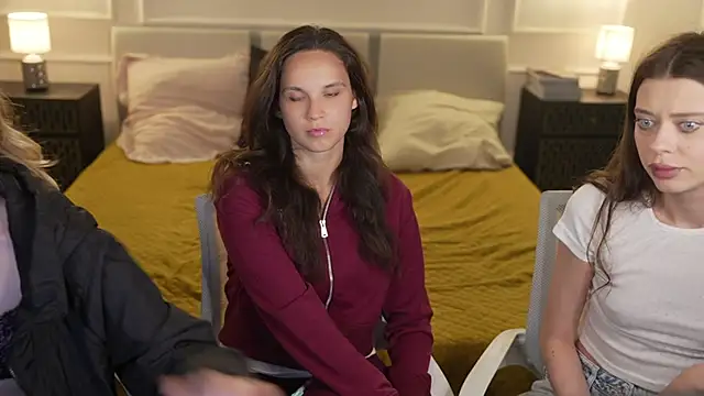 Snapshot of Regina_Sweet054 chatting on September 24, 2:27 pm Regina Sweet054 online show from September 24, 2:27 pm