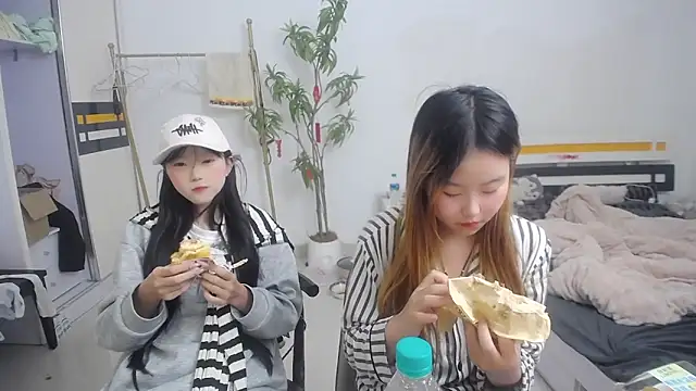 Babygirls523 online show from October 23, 12:44 pm