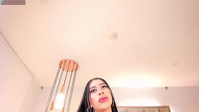 LeahLombardi  online show from January 8, 3:43 am