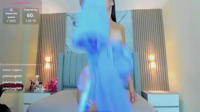 AURORAMARTIN2 online show from December 4, 7:47 pm