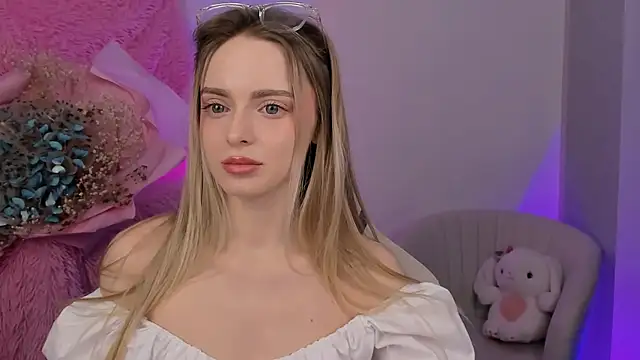 JuliaBrewwer online show from October 6, 12:11 pm