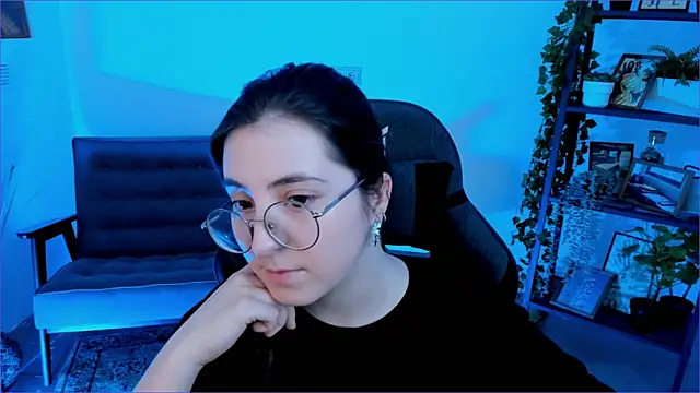 VirtuallVoyant online show from October 6, 7:25 am