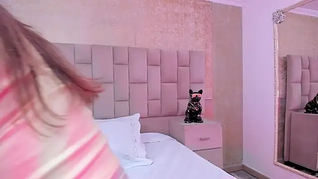 cloesummerr  online show from September 12, 1:40 pm