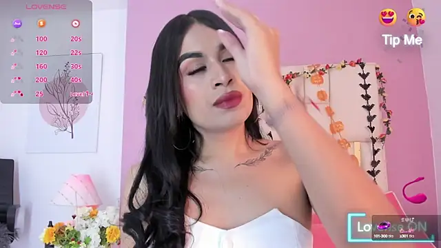 Snapshot of Silvana-Castro chatting on October 8, 11:47 am Silvana-Castro online show from October 8, 11:47 am