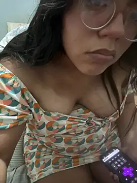 karysweetbeaury online show from April 16, 7:08 am