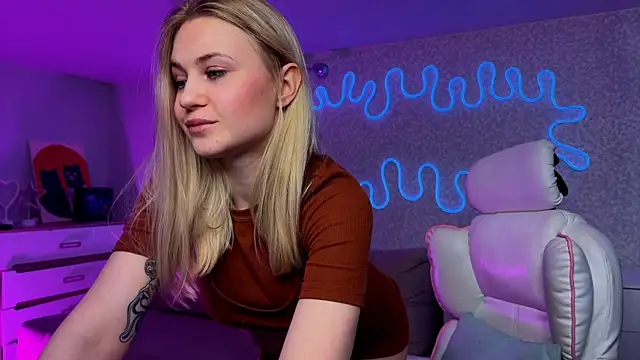 Snapshot of Sofia_Kenwood chatting on September 14, 3:48 am Sofia Kenwood online show from September 14, 3:48 am