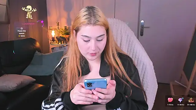 Lili Luuu online show from November 26, 4:41 pm