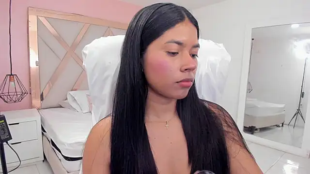 samantaa shy online show from December 4, 4:04 am