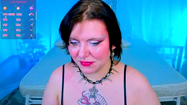 bluelunaray online show from December 20, 10:41 am