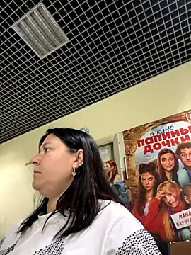 Liza Will online show from October 11, 12:30 pm