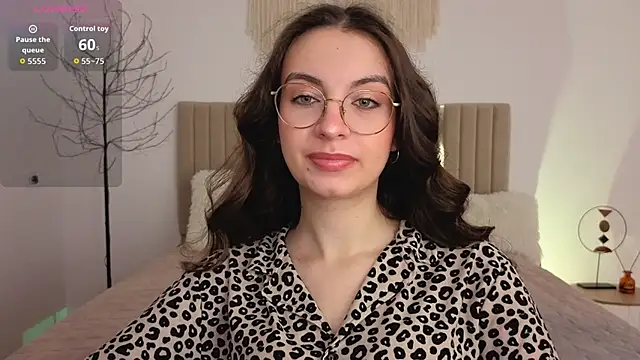 Real cutie1 online show from June 3, 1:12 pm