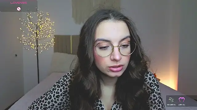 Real cutie1 online show from April 20, 12:52 pm