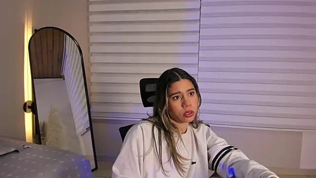 Rachell criss online show from November 9, 4:19 am