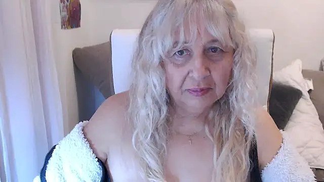 SusiLifeXXX online show from November 19, 9:04 pm