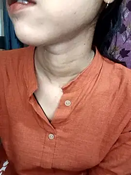 Snapshot of Queen_Pooja7 chatting on September 15, 6:26 pm Queen Pooja7 online show from September 15, 6:26 pm