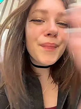 lucy-joy online show from April 4, 9:41 am