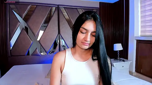 AidaJones online show from April 13, 11:55 am