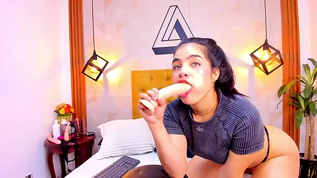 violet sweet19 online show from November 14, 12:43 am