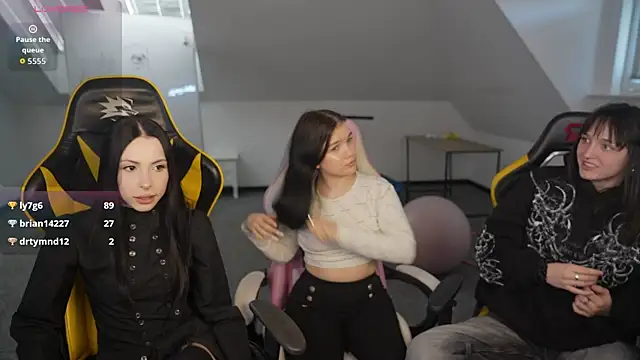 VivianSweet  online show from April 1, 1:41 pm