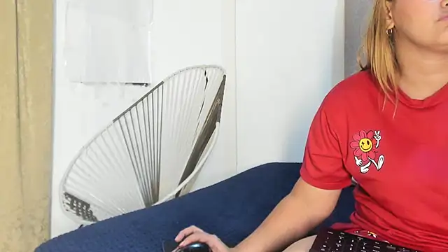 Lady miss    online show from November 24, 11:56 am