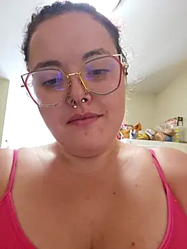 nuttiebuddy1 online show from September 8, 7:35 pm