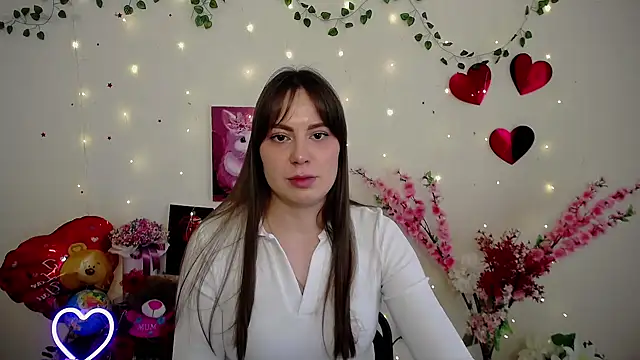 Amanda Bright  online show from March 3, 8:20 am