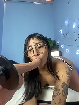 AnnieCouperr online show from January 14, 2:11 pm