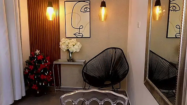 Lia Mar  online show from December 1, 6:10 pm