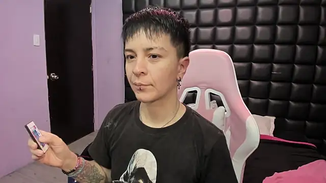  Hannah Hot online show from November 19, 1:55 pm