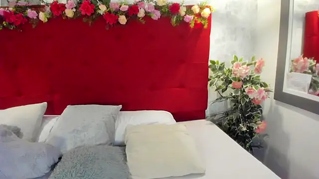 SarahEscobarr online show from October 22, 5:01 am