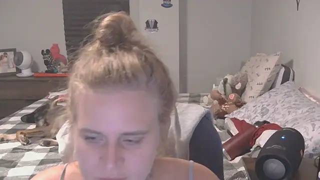 Snapshot of Sexyblonde12344 chatting on September 14, 1:03 am Sexyblonde12344 online show from September 14, 1:03 am