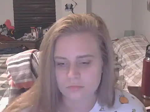 Snapshot of Sexyblonde12344 chatting on October 15, 11:18 pm Sexyblonde12344 online show from October 15, 11:18 pm