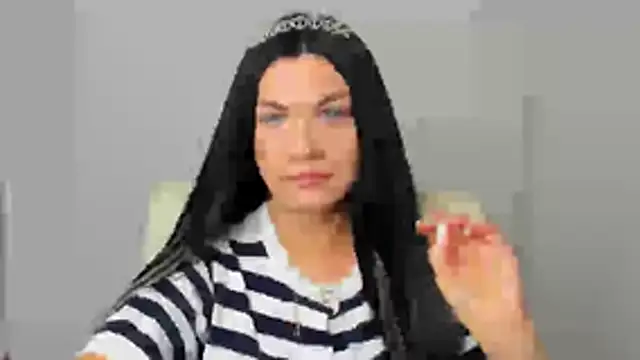 Lune Moon online show from December 1, 6:39 am