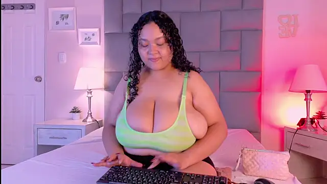 KITY HILL online show from September 18, 4:11 am