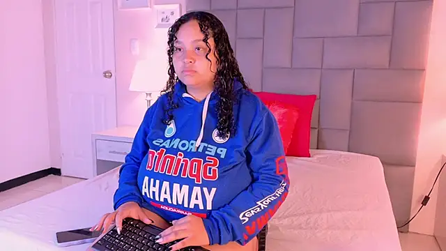 KITY HILL online show from September 27, 4:19 am