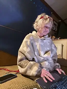 ladyboatlady online show from February 2, 6:56 am