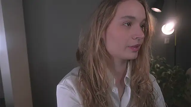 lisa schiele online show from December 22, 8:23 pm