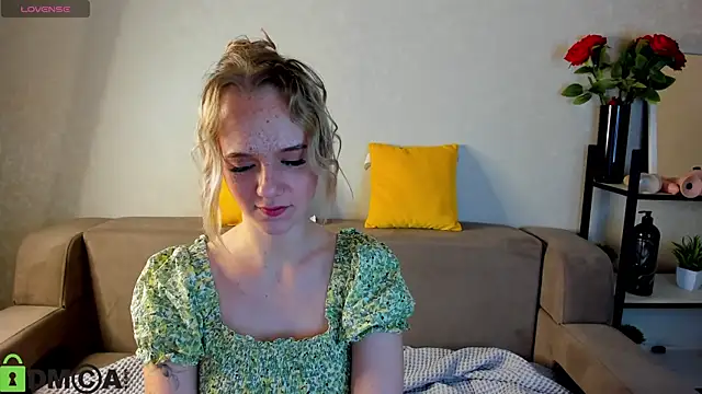 Casey Sweeet online show from October 6, 1:11 am