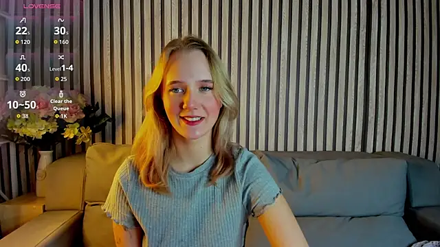 Casey Sweeet online show from October 19, 4:09 pm